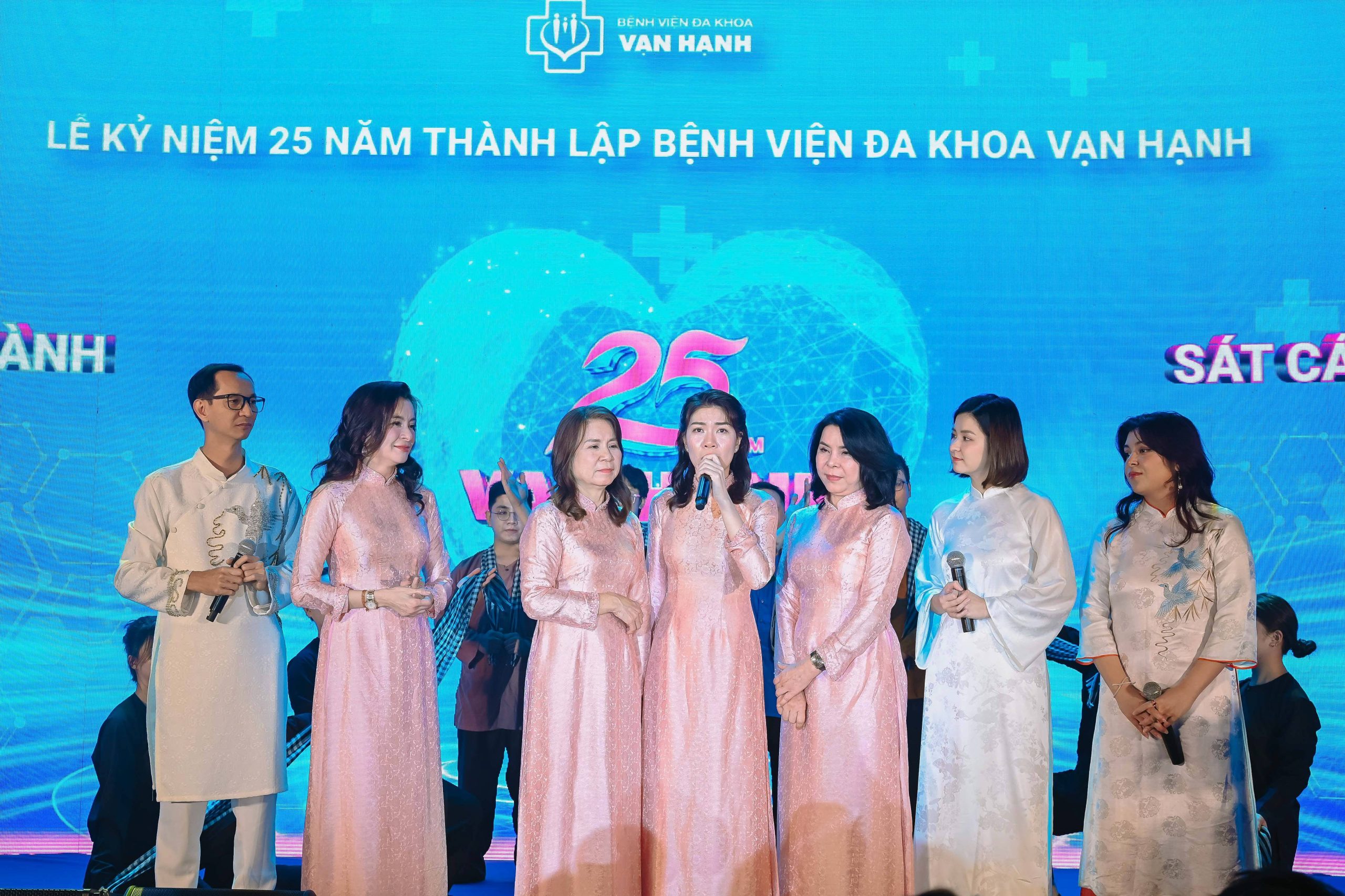 kỷ niệm 25 năm thành lập bệnh viện đa khoa Vạn Hạnh