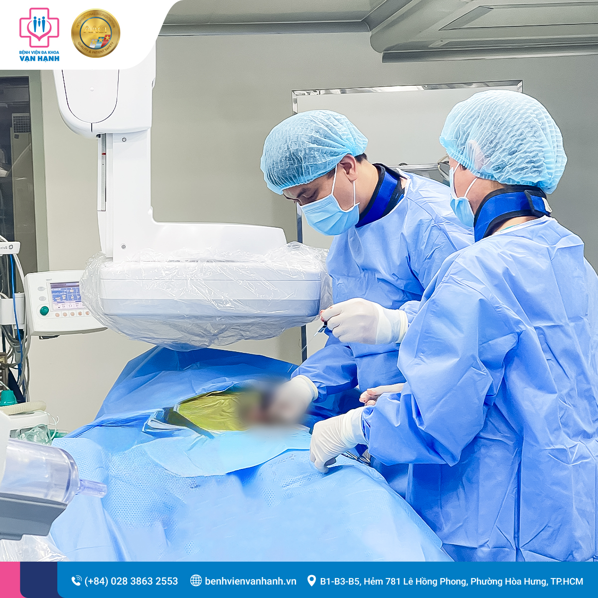 BS Hưng đặt stent cho BN bị phình động mạch bụng