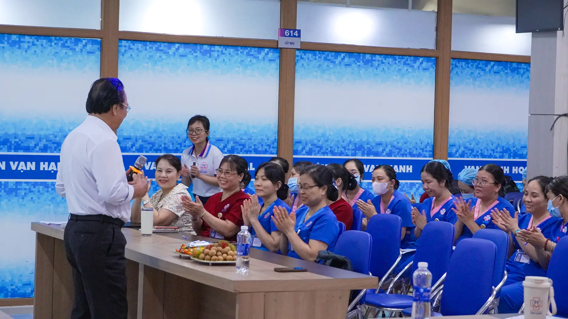 PGS.TS.BS Lê Đức Lánh - Giám đốc Trung tâm Đào tạo liên tục, Bệnh viện Đa khoa Vạn Hạnh phát biểu khai mạc khoá đào tạo PGS.TS.BS Lê Đức Lánh - Giám đốc Trung tâm Đào tạo liên tục, Bệnh viện Đa khoa Vạn Hạnh phát biểu khai mạc khoá đào tạo